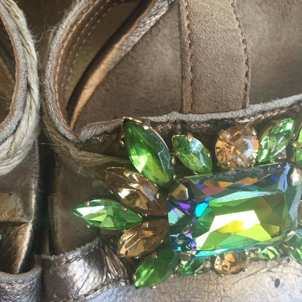 Shoes - Picture 3 of 8